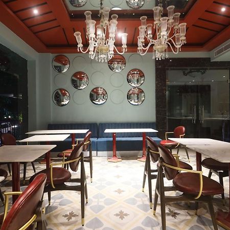The Saga Hotel New Delhi Bagian luar foto