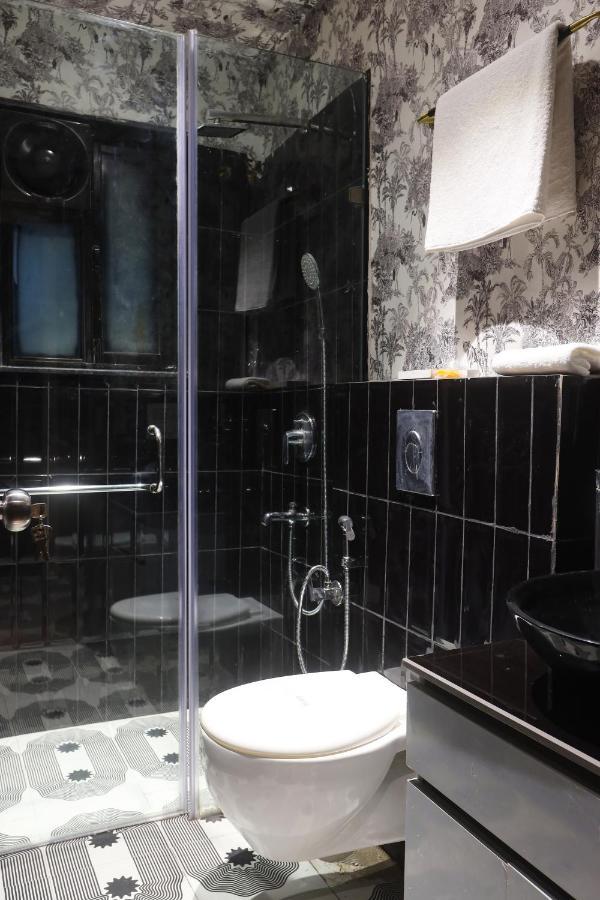 The Saga Hotel New Delhi Bagian luar foto