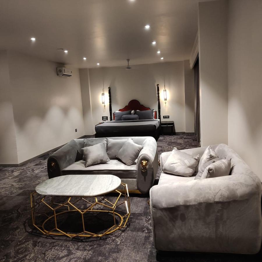 The Saga Hotel New Delhi Bagian luar foto